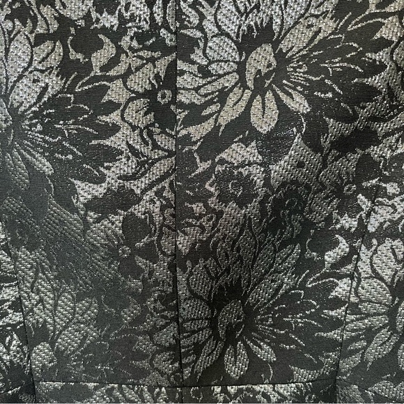 NWT Calvin Klein Gorgeous Black/Silver Floral Blazer, Size 6P - Picture 7 of 7